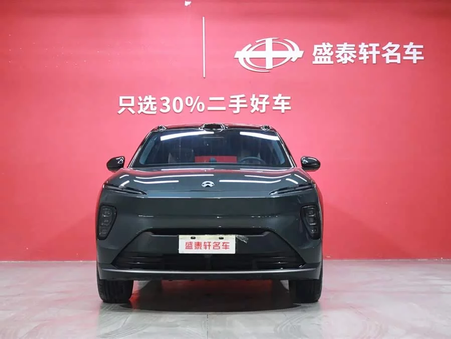 NIO ES8
