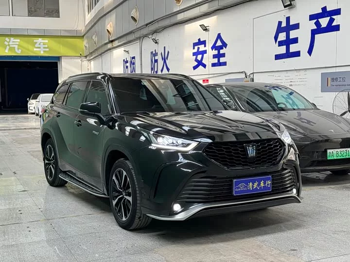 Toyota Crown Kluger