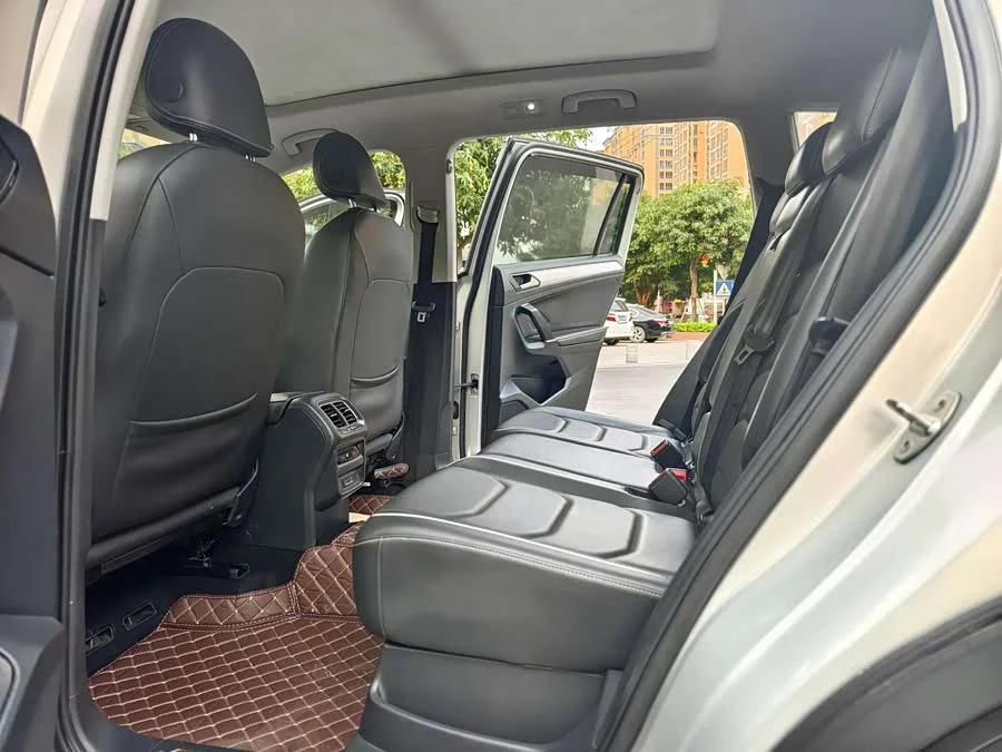 Volkswagen Tiguan L