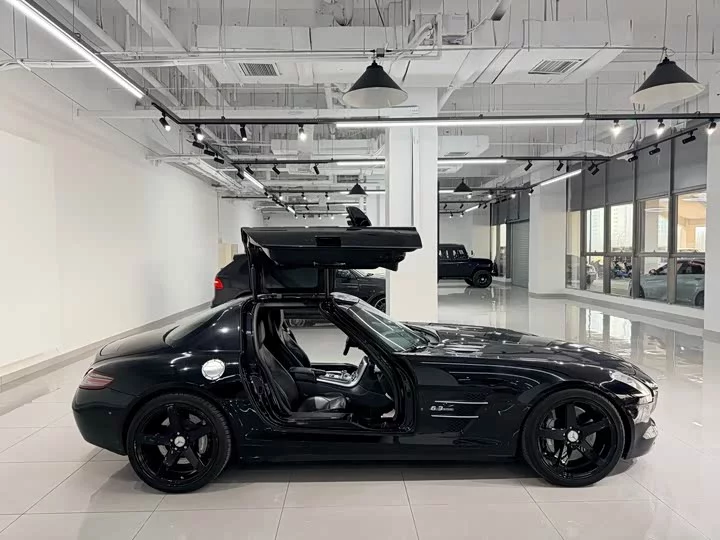 Mercedes-Benz SLS-Class AMG