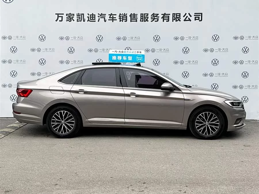 Volkswagen Sagitar