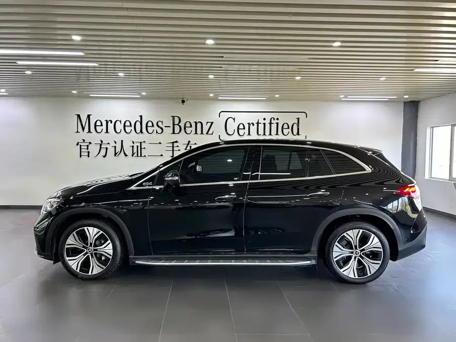 Mercedes Benz EQE SUV