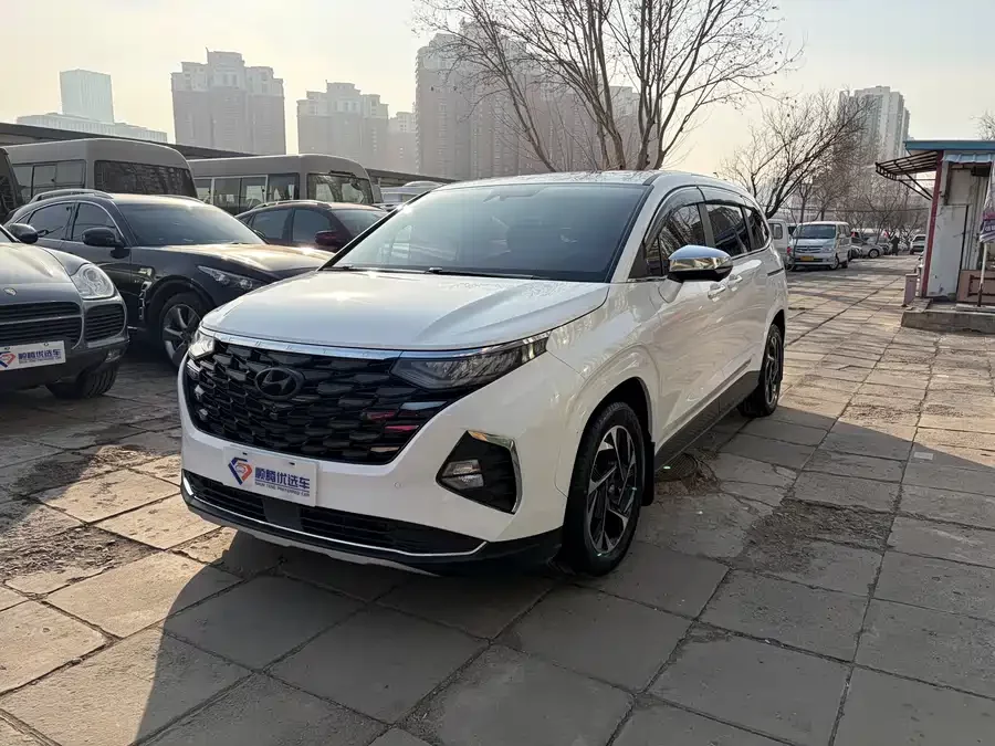Hyundai Custo