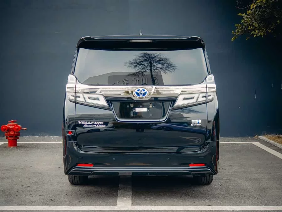 Toyota Crown Vellfire