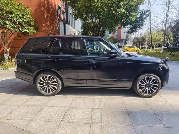 Land Rover range rover
