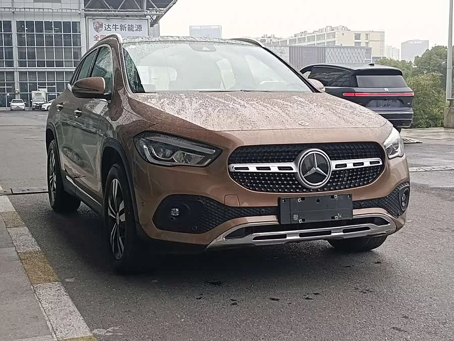 Mercedes Benz GLA