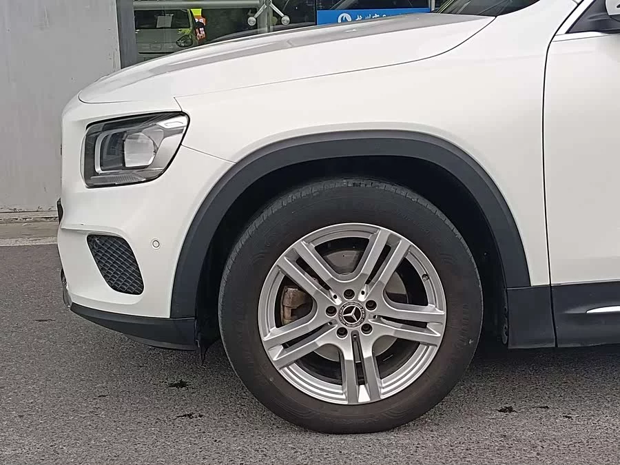 Mercedes Benz GLB