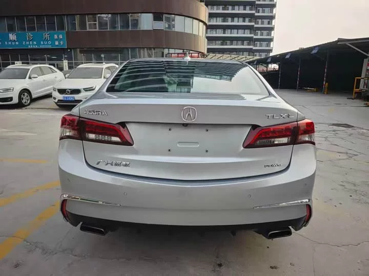 Acura TLX-L