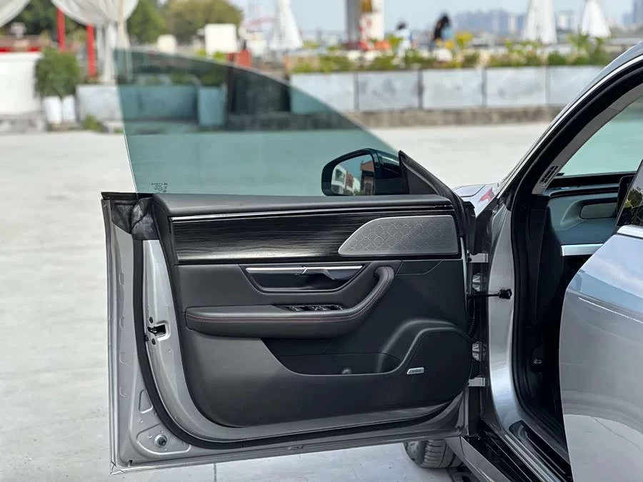 Xpeng P7