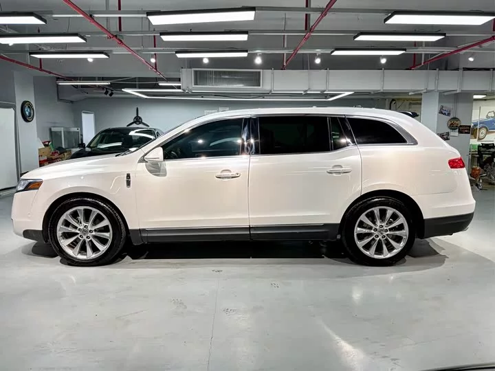 Lincoln MKT