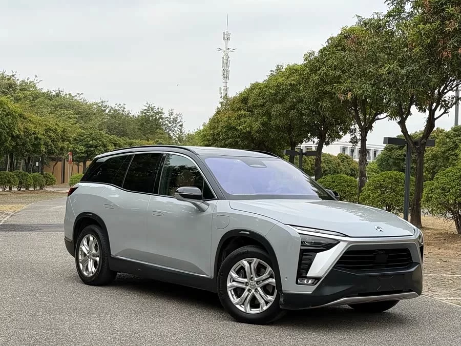 NIO ES8