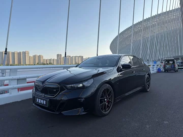 BMW i5 M60