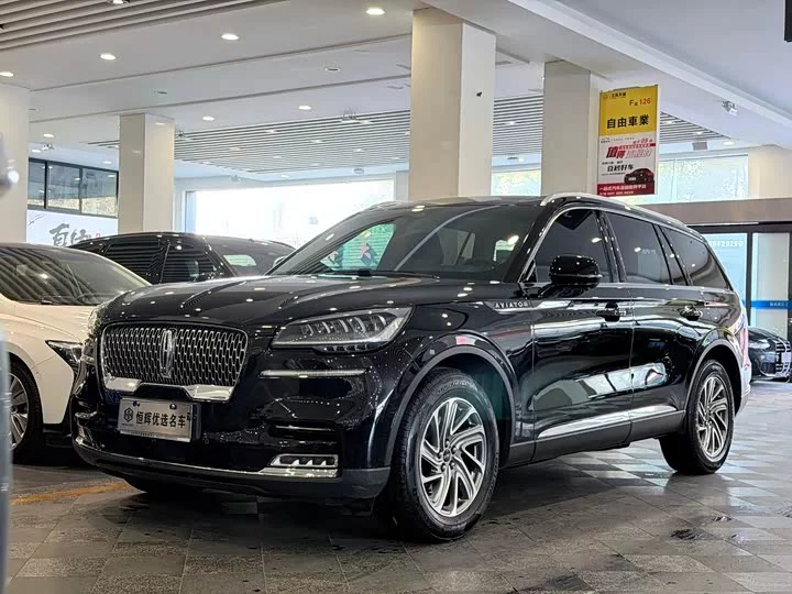 Lincoln aviator