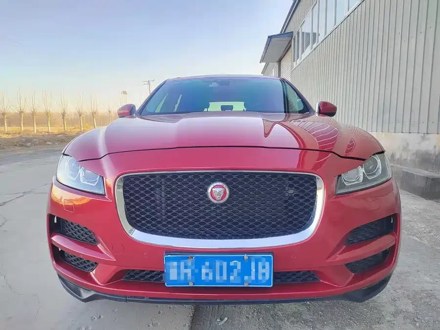 Jaguar F-PACE