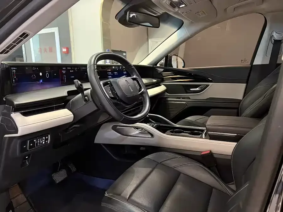 Lincoln Navigator