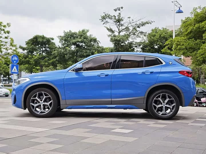 BMW X2