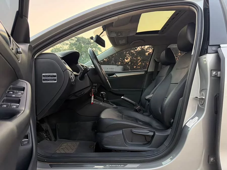 Volkswagen Sagitar