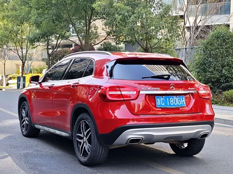 Mercedes Benz GLA