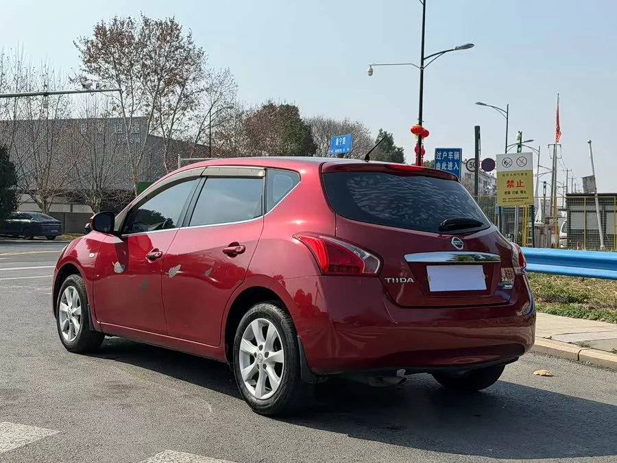 Nissan Tiida