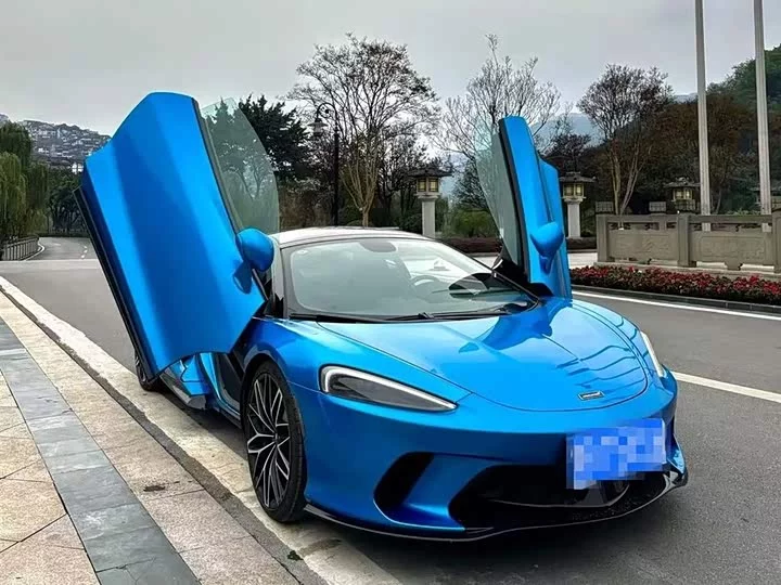 McLaren GT