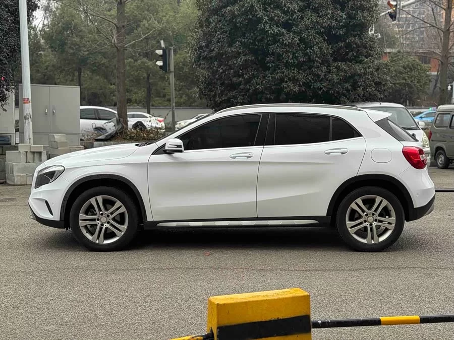 Mercedes Benz GLA