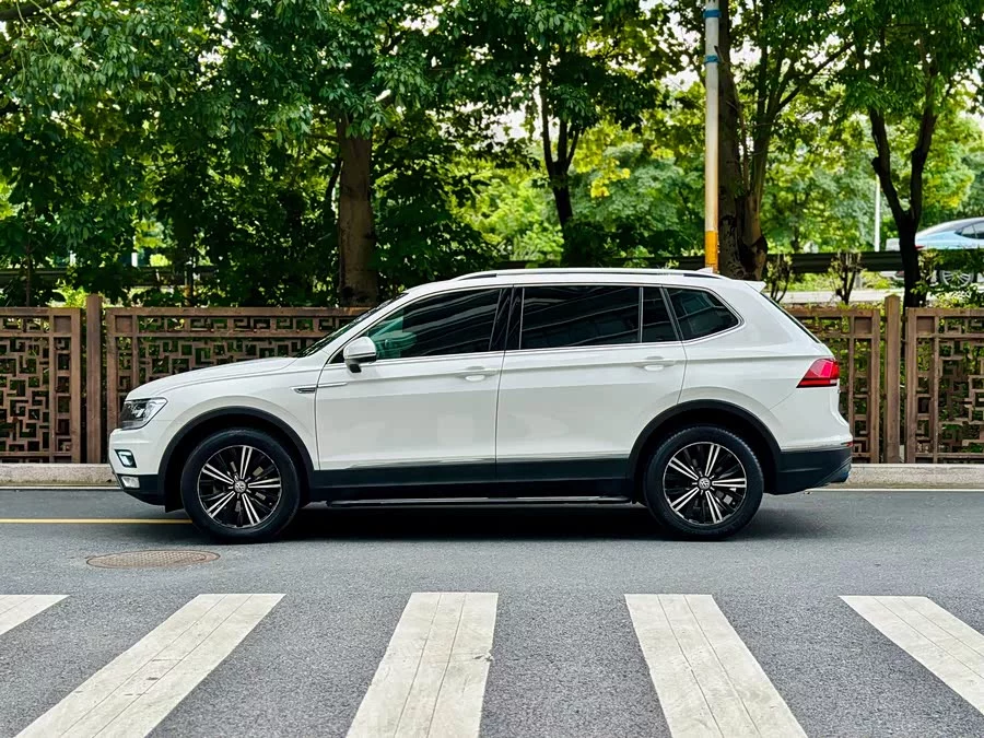 Volkswagen Tiguan L