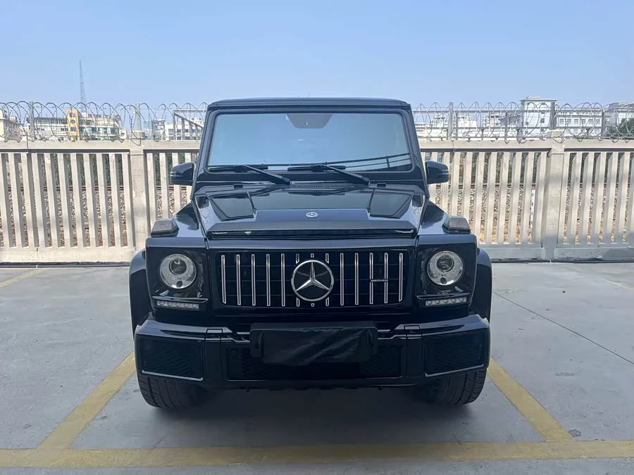 Mercedes Benz G-rated