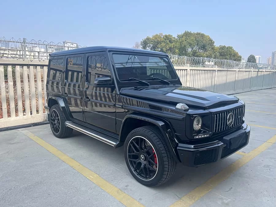 Mercedes Benz G-rated