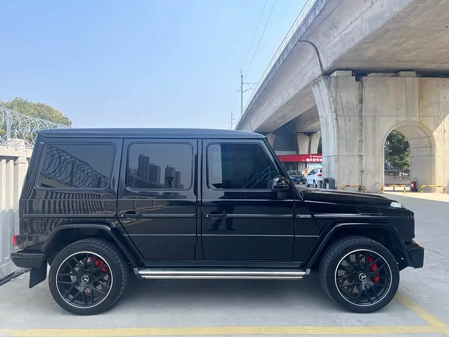 Mercedes Benz G-rated