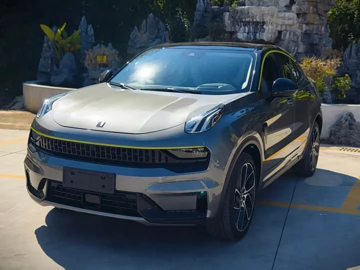 Lynk & Co 05