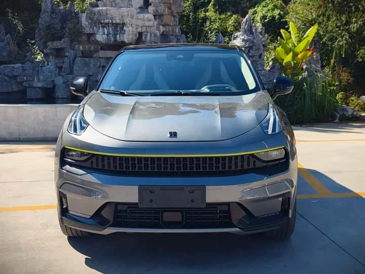 Lynk & Co 05
