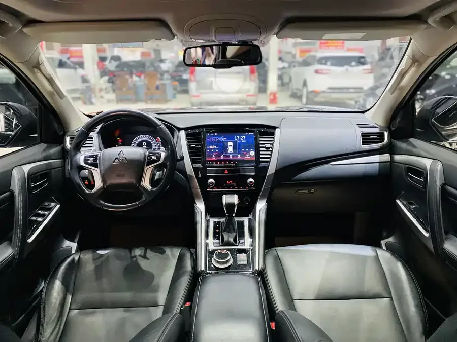 Mitsubishi Pajero Sport