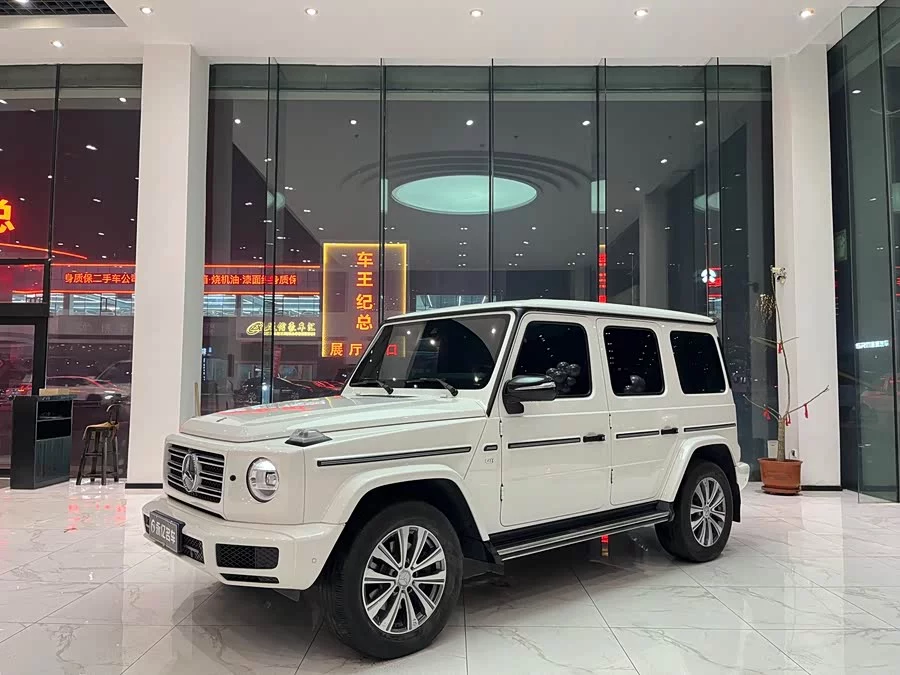 Mercedes Benz G-rated