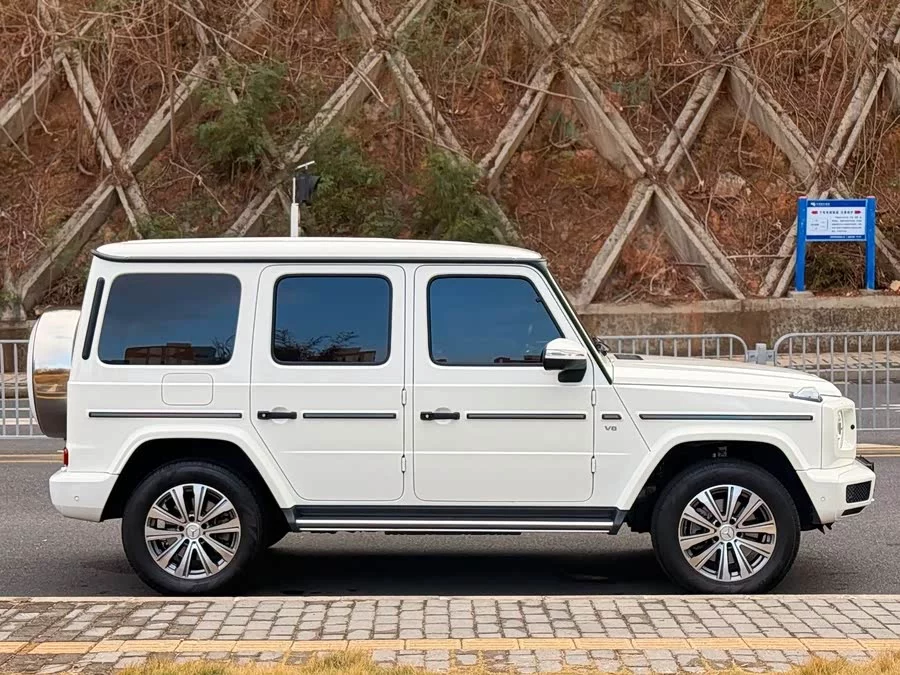 Mercedes Benz G-rated
