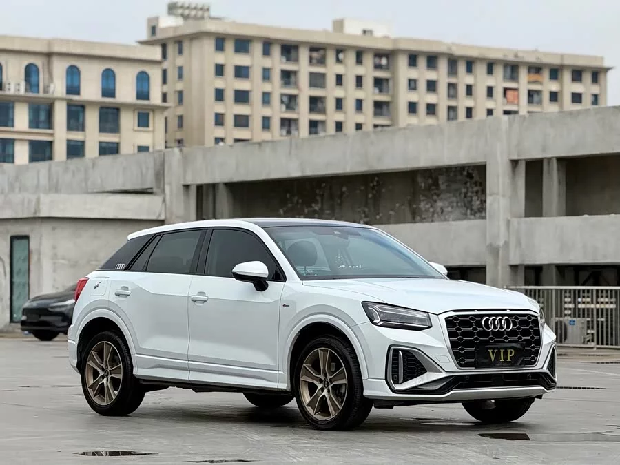 Audi Q2L