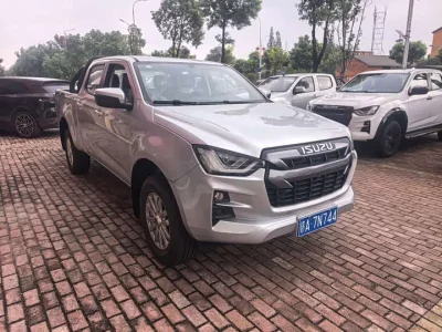 Isuzu Suzutaku