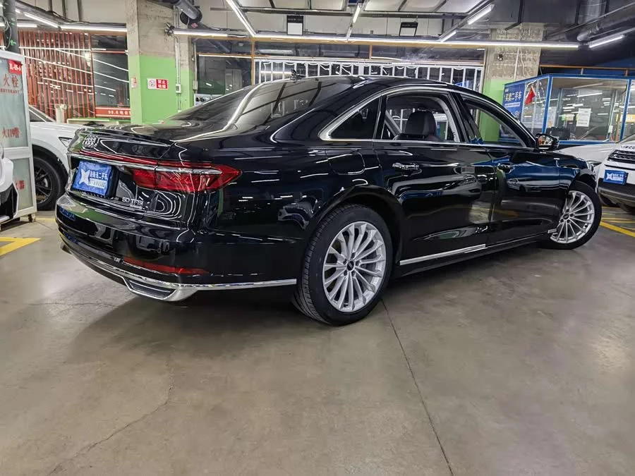 Audi A8