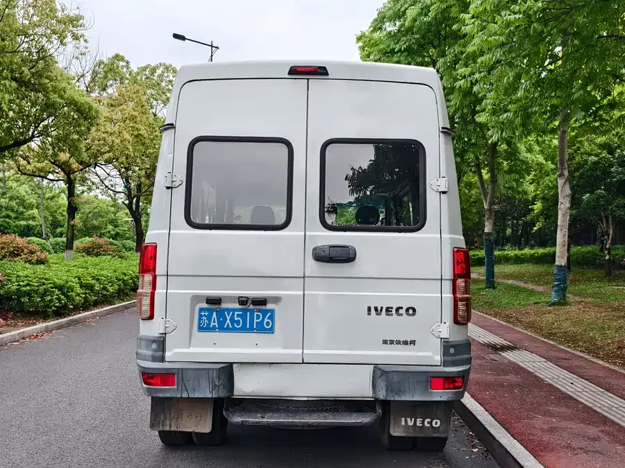 Iveco proud