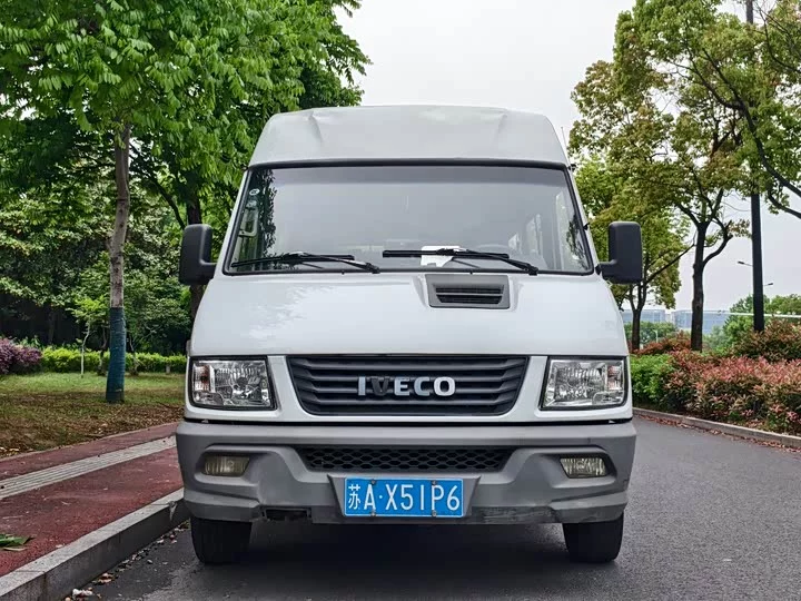 Iveco proud