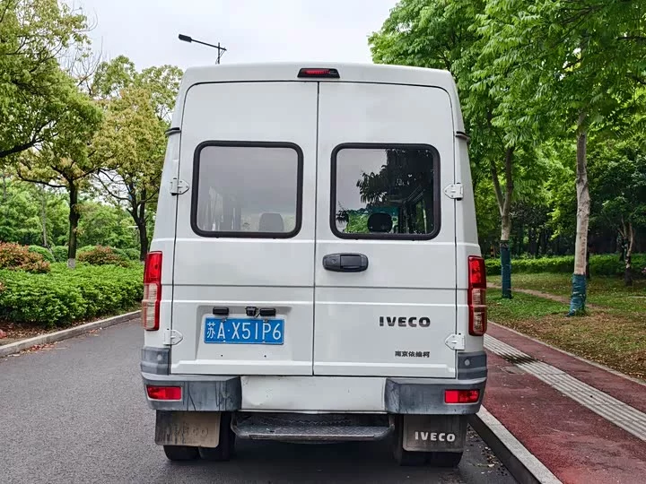 Iveco proud