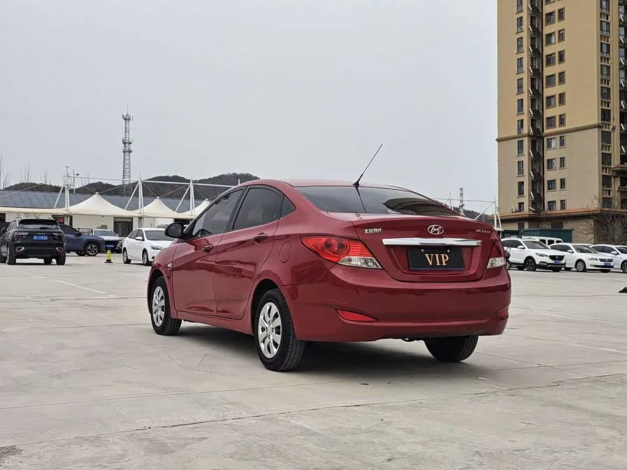 Hyundai Rena
