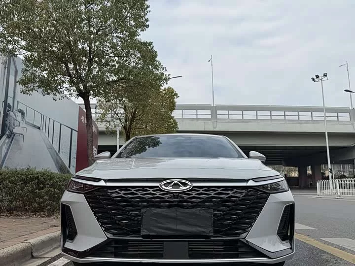 Chery Arrizo 8