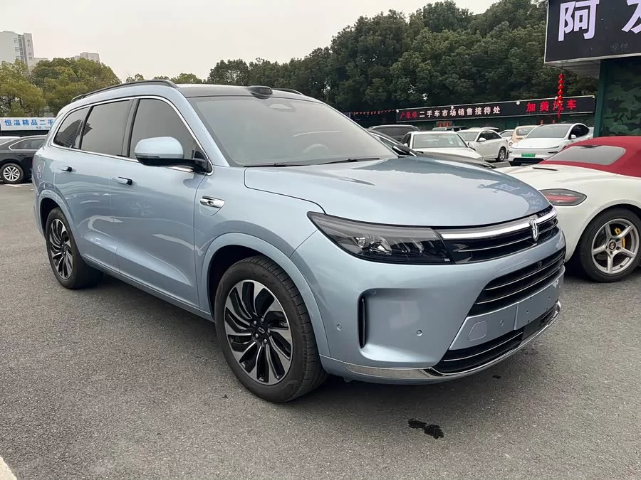 AITO Wenjie M7