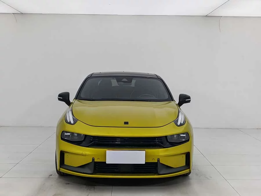 Lynk & Co 03