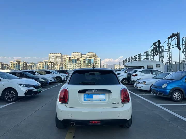 MINI 
