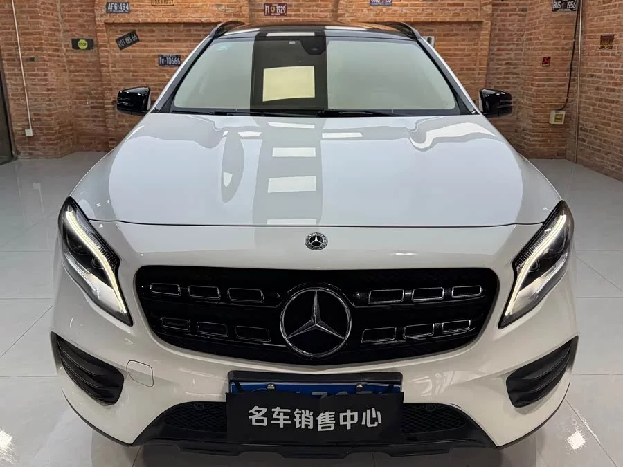 Mercedes Benz GLA