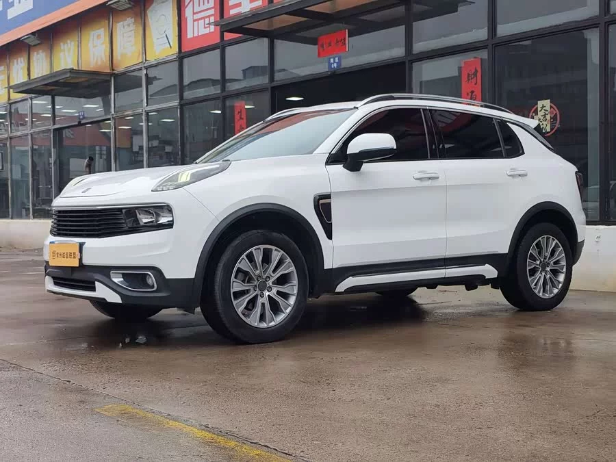 Lynk & Co 01