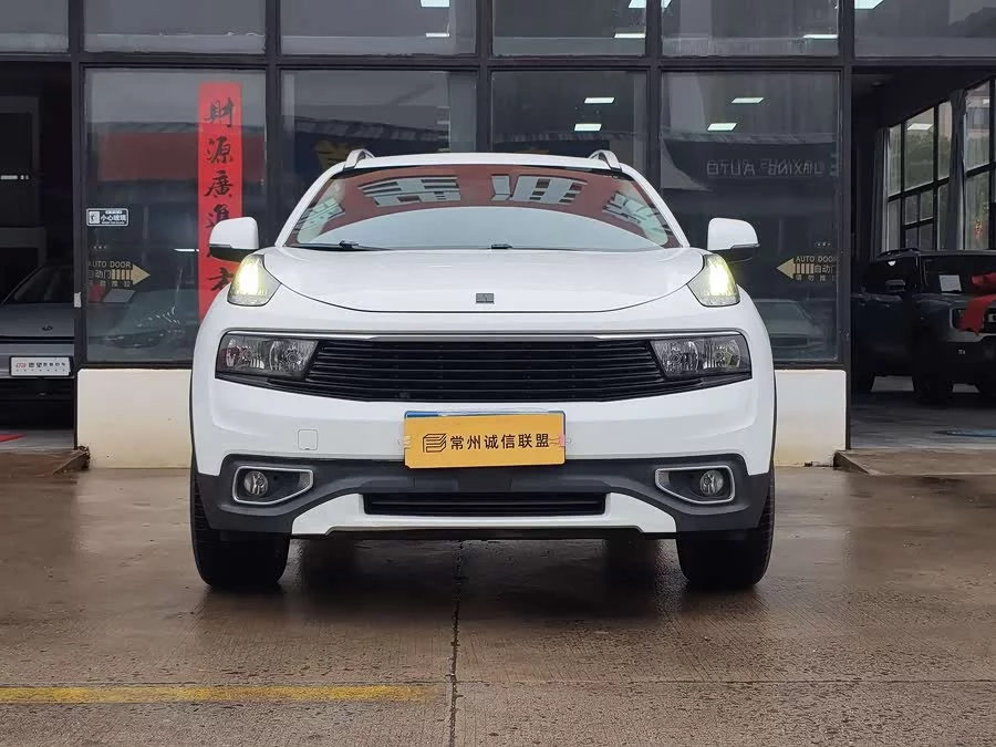 Lynk & Co 01