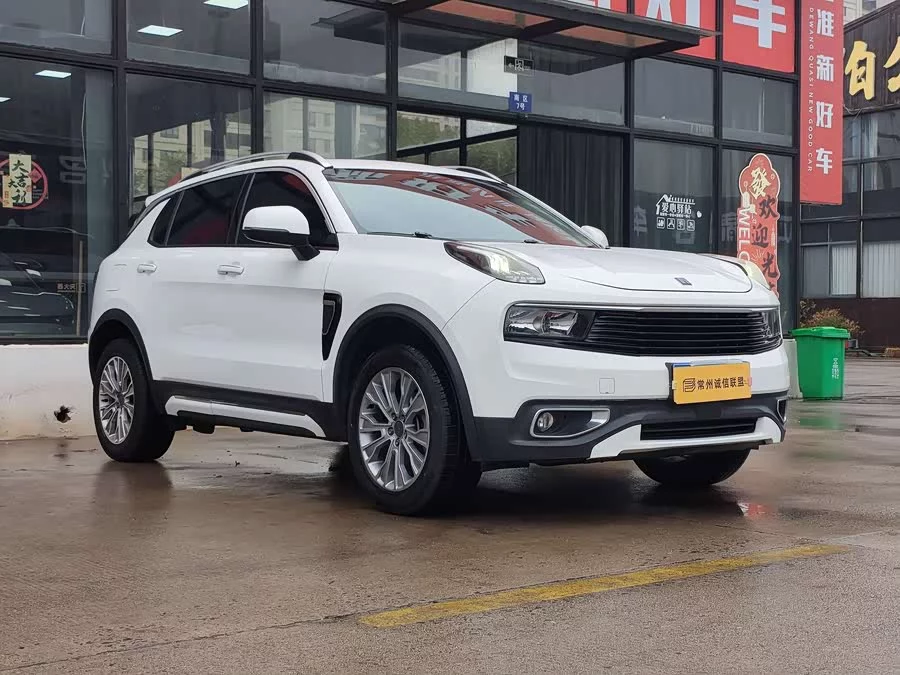 Lynk & Co 01