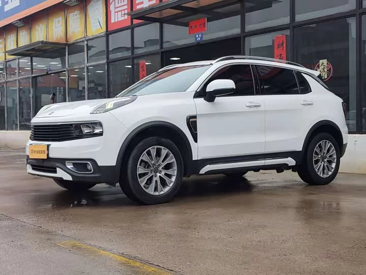 Lynk & Co 01